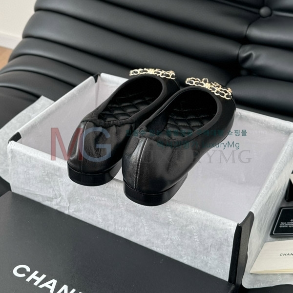 *  ÷ CH5770885-5