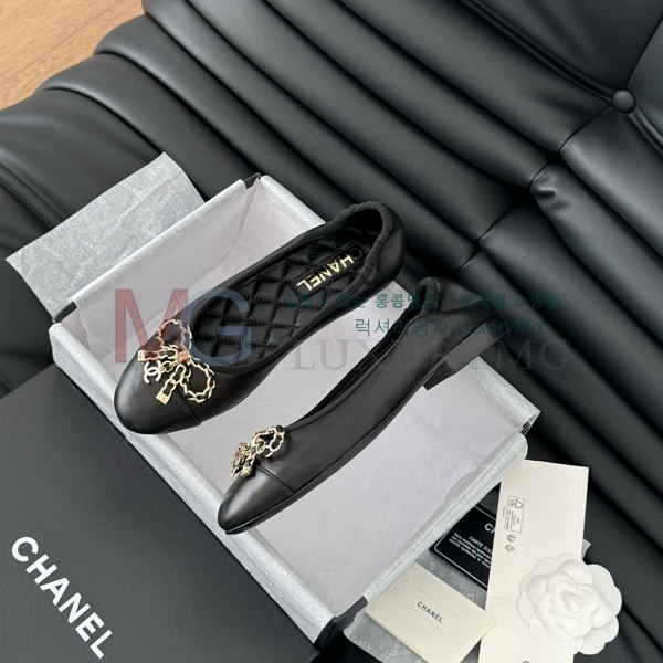 *  ÷ CH5770885-5
