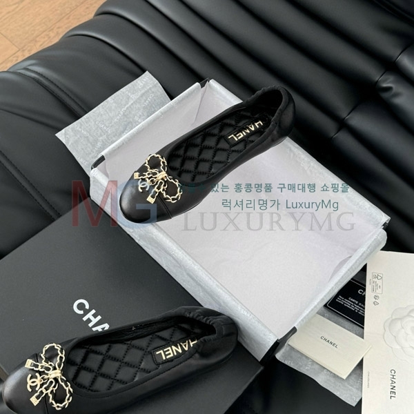 *  ÷ CH5770885-5