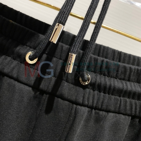 ̺  LV25504-2