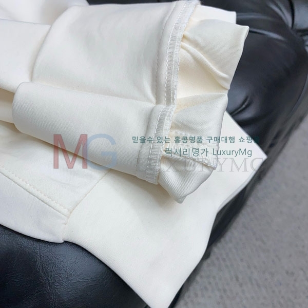    2GU8040123