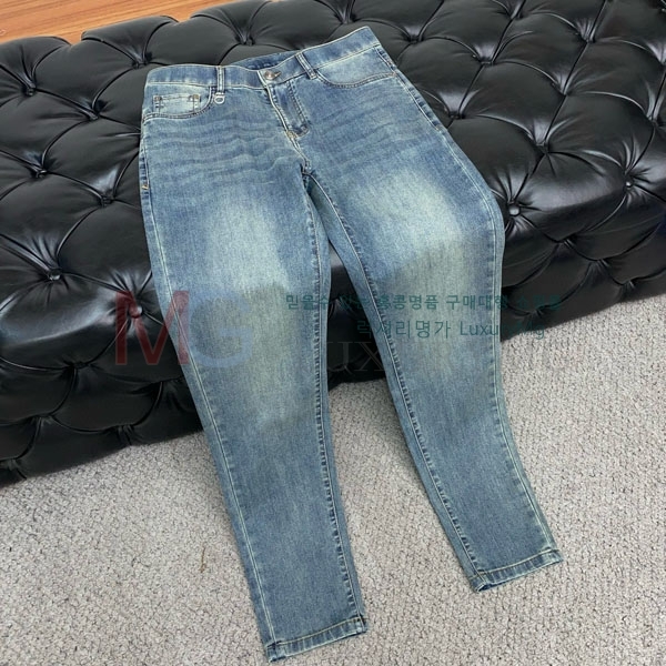 󰡸  û 2FO999083