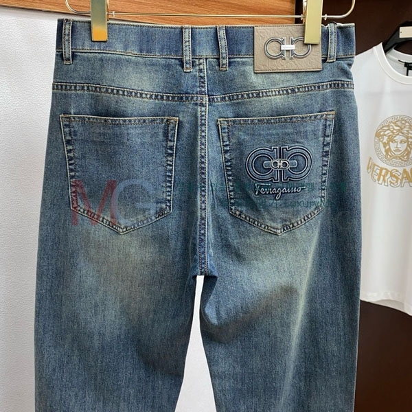 󰡸  û 2FO999083