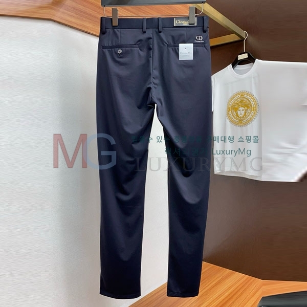    DR880670-1