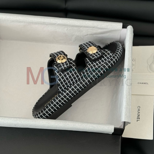 *   AA82070-4