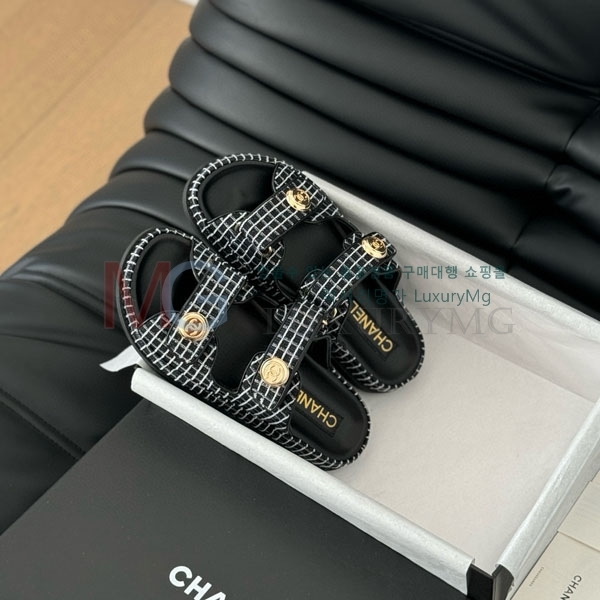 *   AA82070-4