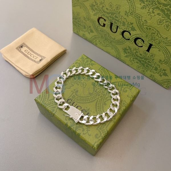   GG558682