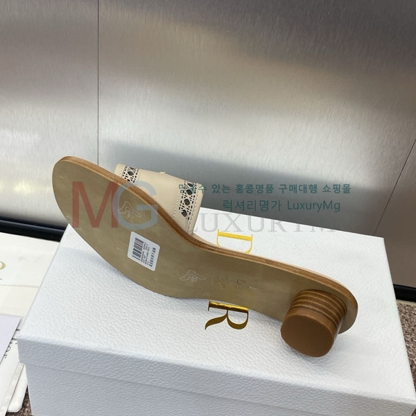   D-Lane  MZ000646-2