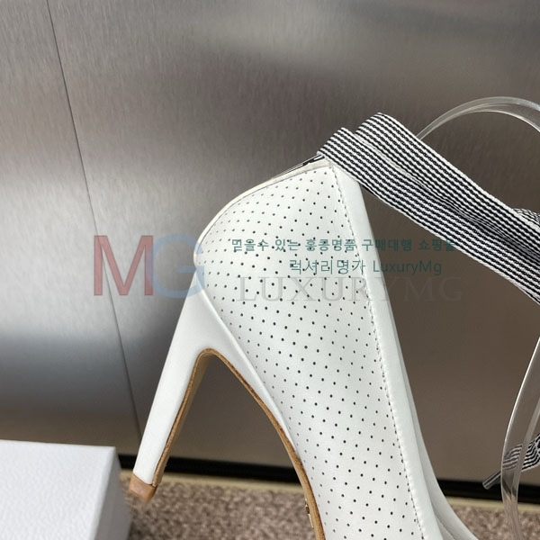   Toujours   MZ092213-1