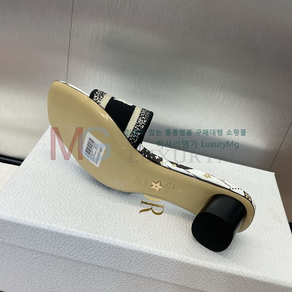    DR8990221-2