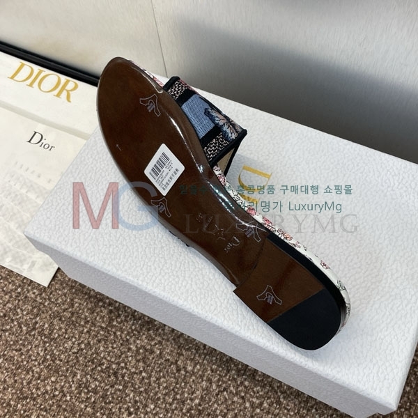    DR8990221-6