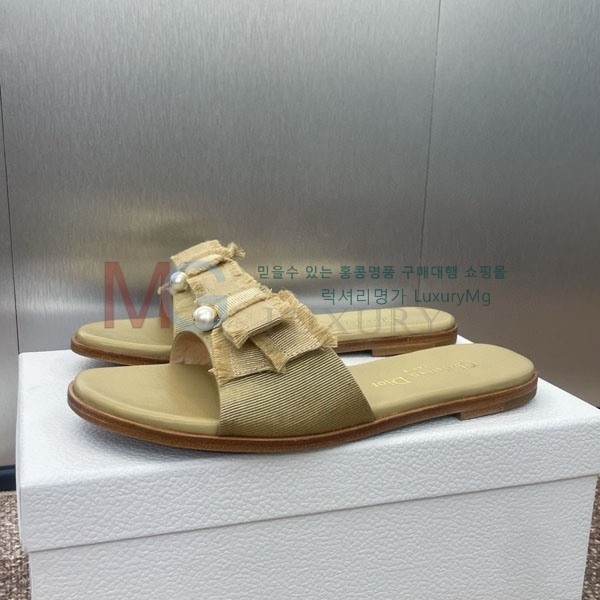    DR899063