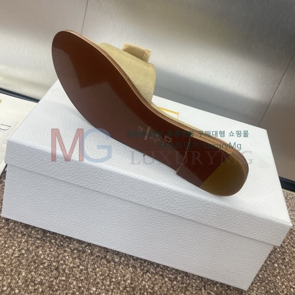    DR899063