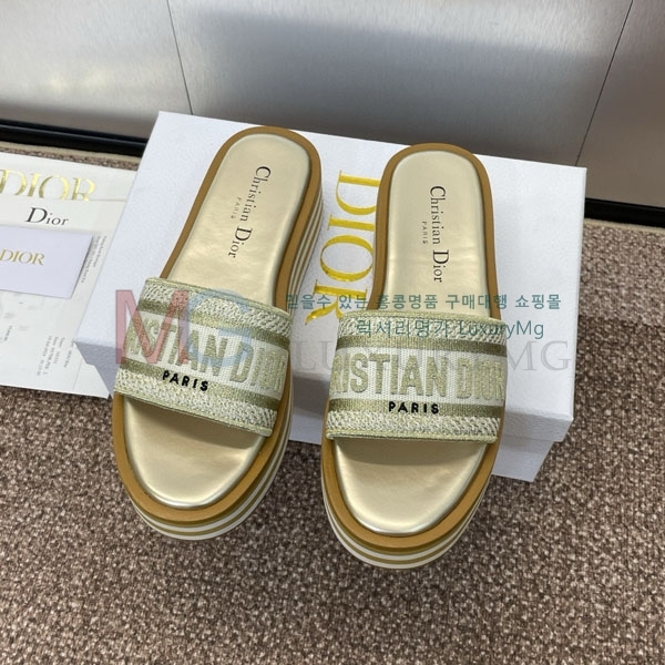     DR8992210