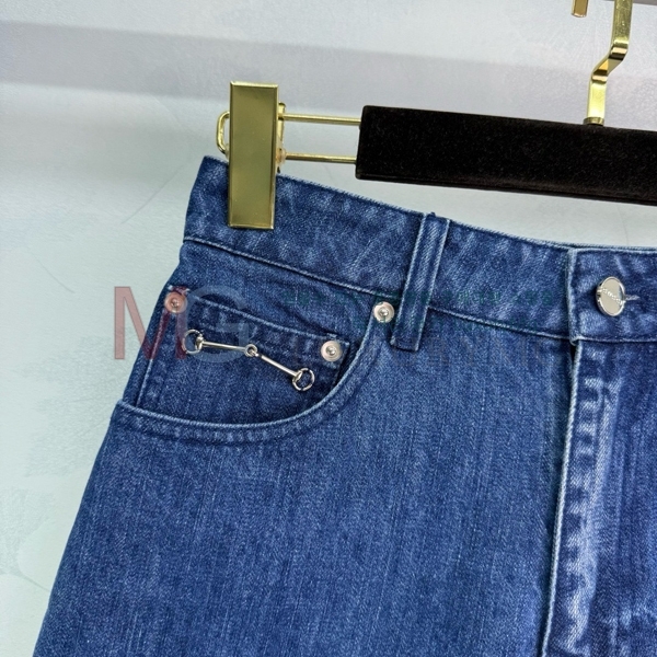    GU3215857