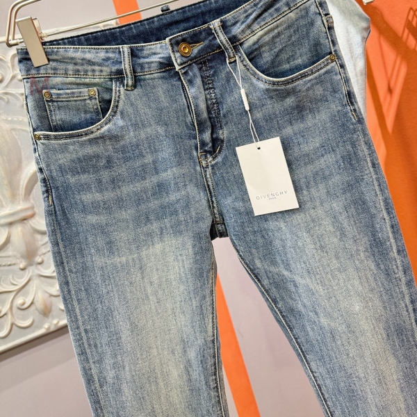   û AJE4152514-1