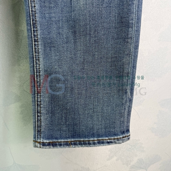  * û CH4186354
