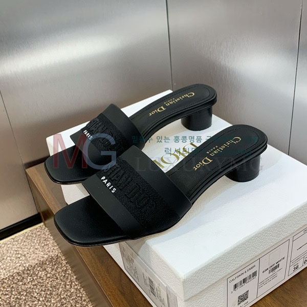     DI657780