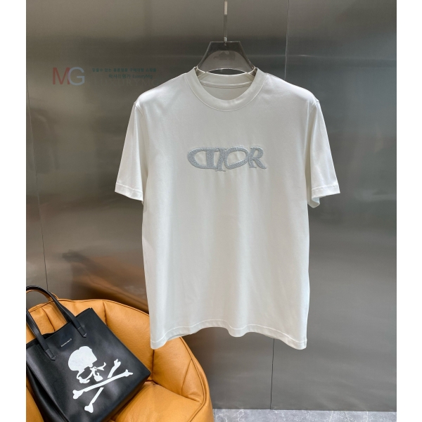    Ƽ DR4236732-1