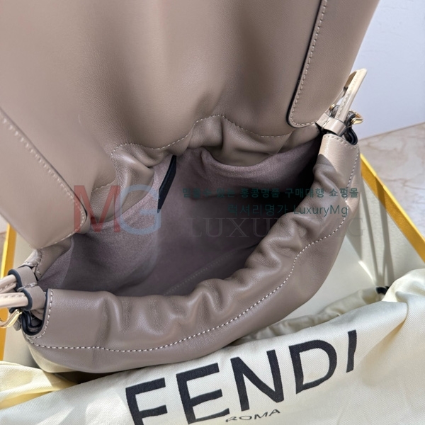   ̵ F8833-2