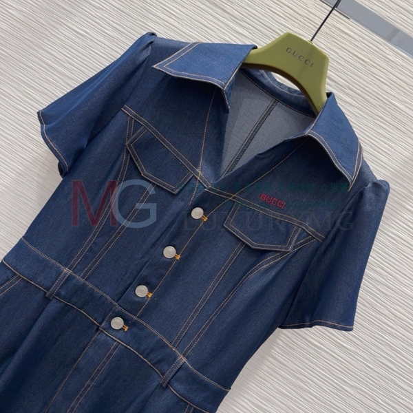   ǽ D25253644-1