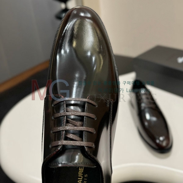 ζ   YSL56032