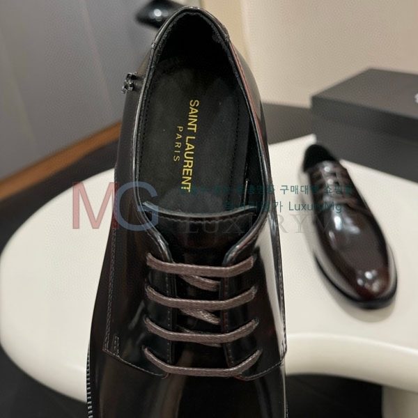 ζ   YSL56032