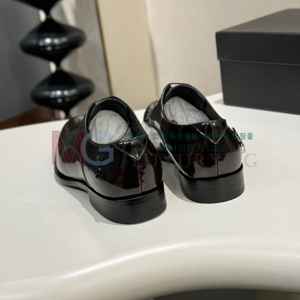 ζ   YSL56032
