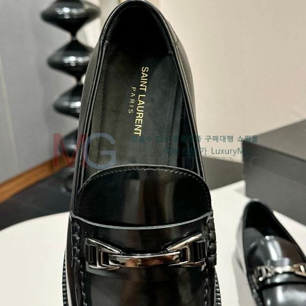 ζ   YSL56023