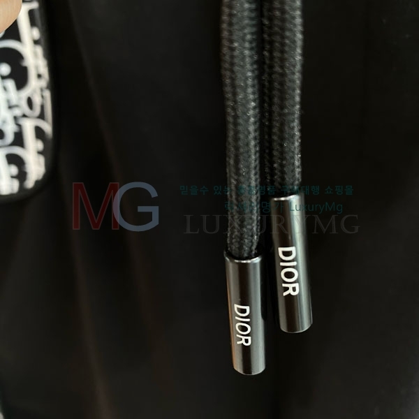  ݹ D20041689