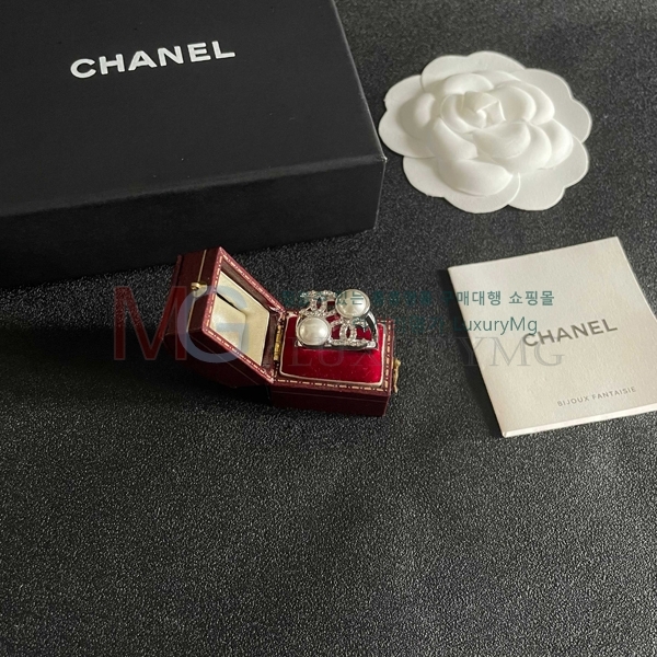*  Ÿ  CH3617759