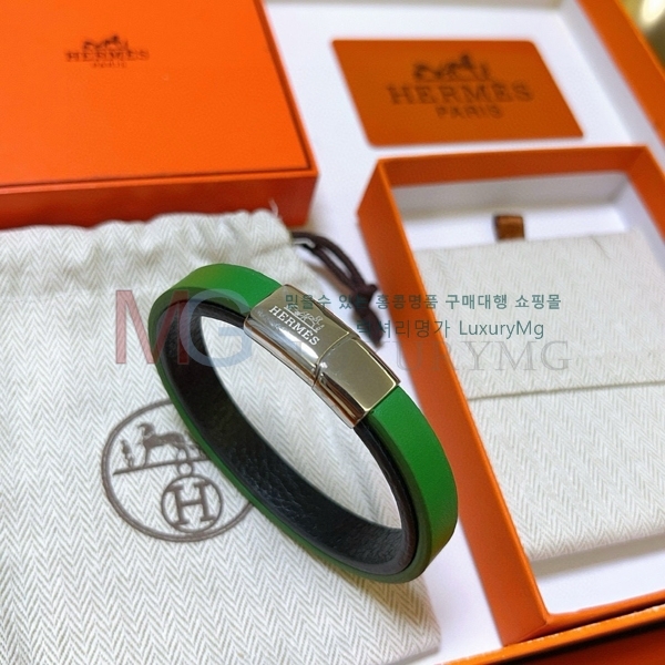 ޽  HE0678759