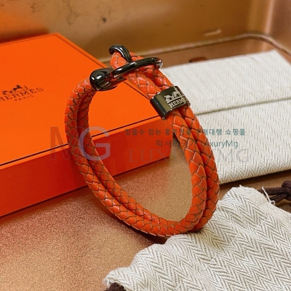 ޽  HE0678762