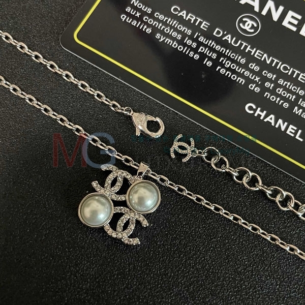 *  CH8066782