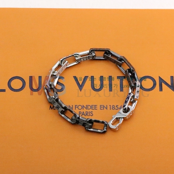 ̺  LV030179