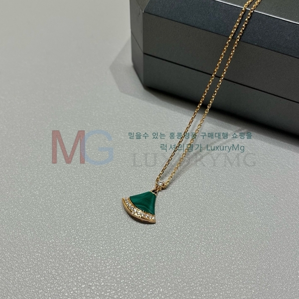 Ұ  B5622479