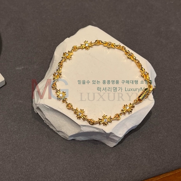 ũ   CH5368750