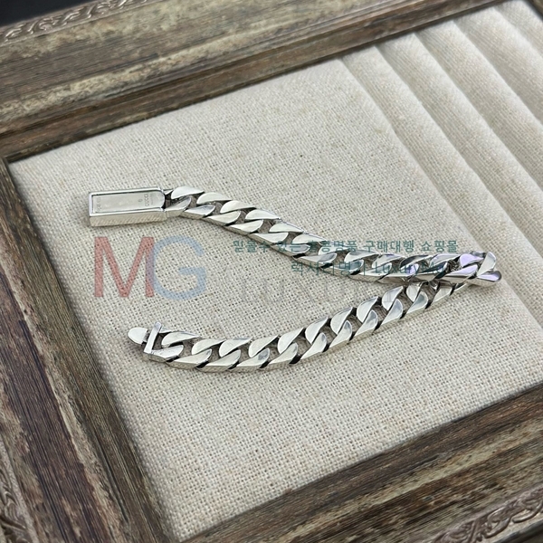   GG558995