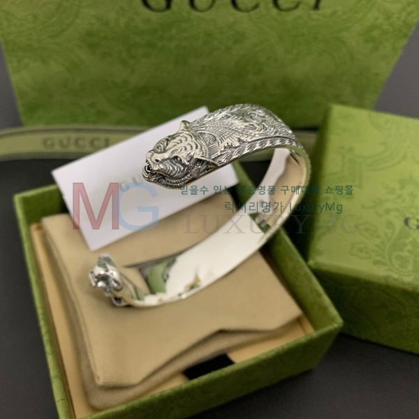   GG558986
