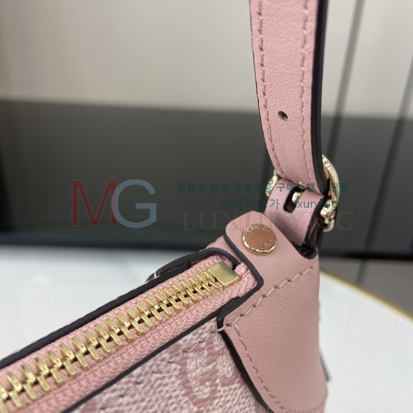  GG    815218-4