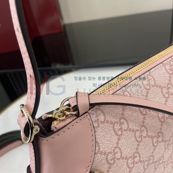 GG    815218-4