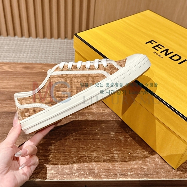   Ŀ F1D32425-2