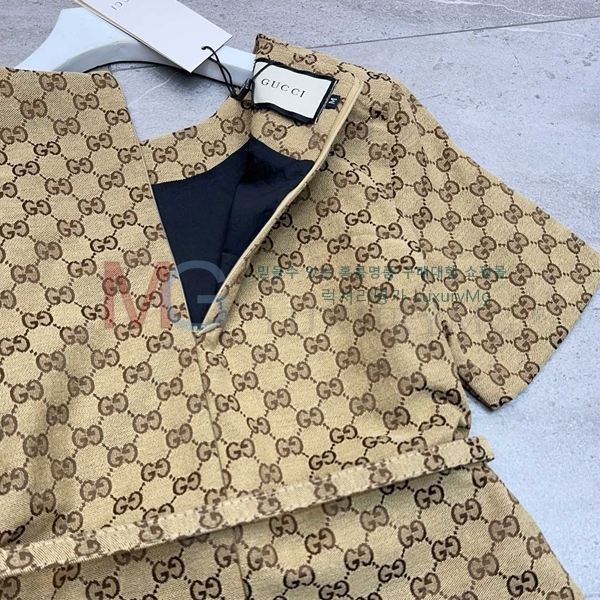  ǽ D252537