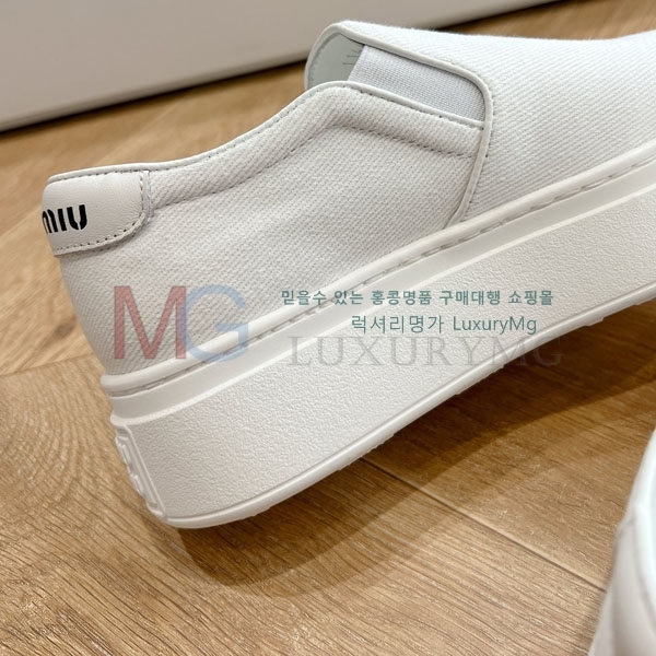  ̿̿  MIU688033-2