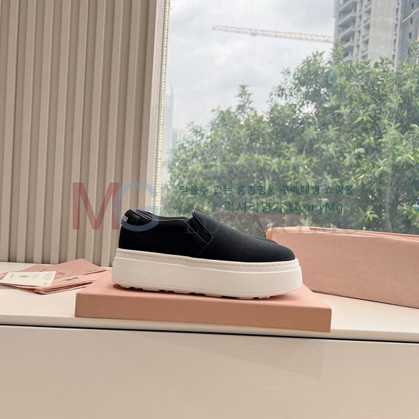  ̿̿  MIU688033-1