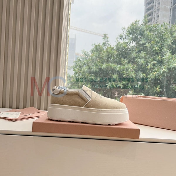  ̿̿  MIU688033