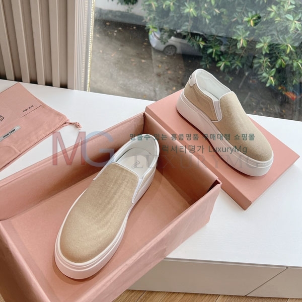  ̿̿  MIU688033