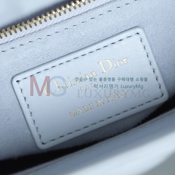  ̵ M557700-5