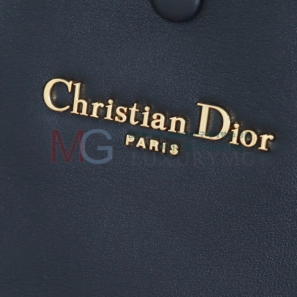  Signature  Ŷ D785000-1