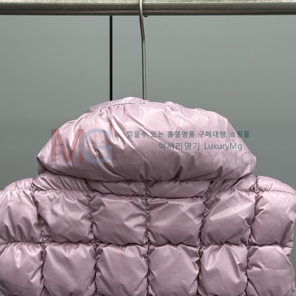   ٿ е  PA466312-1